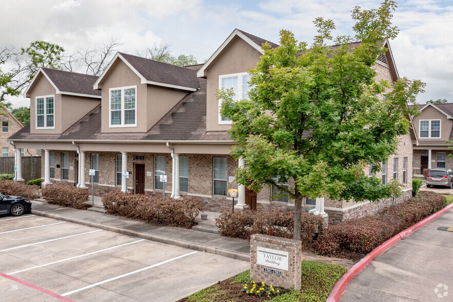 25511 Budde Rd, The Woodlands, TX à vendre - Photo principale – Image 1 sur 36