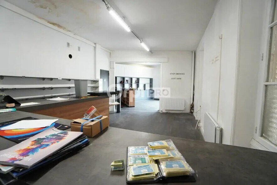 Local commercial dans Dijon à louer - Photo de l’immeuble – Image 1 sur 4