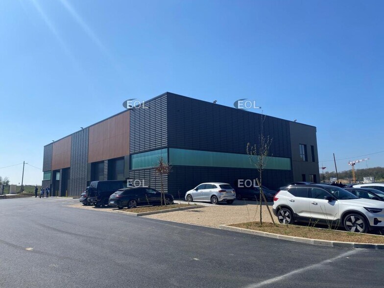 Local d’activités dans Coupvray à louer - Photo de l’immeuble – Image 2 sur 5