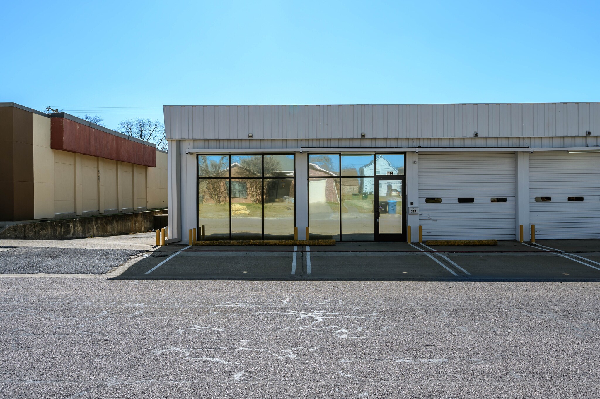 714 W Chestnut St, Denison, TX à louer Photo principale– Image 1 sur 23