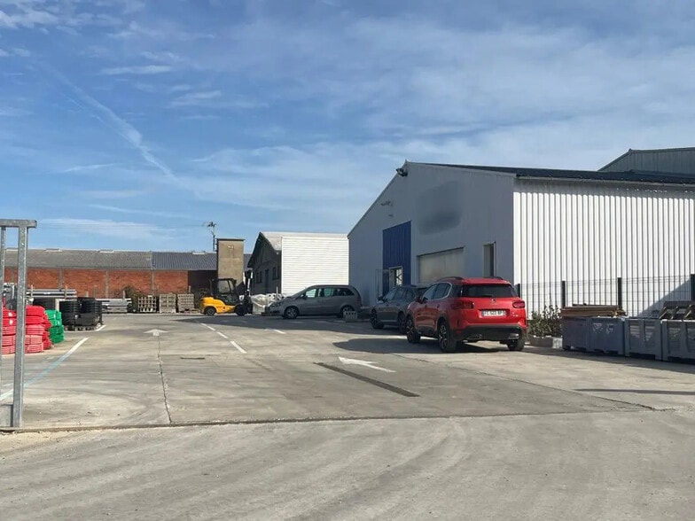 Local d’activités dans Montauban à louer - Photo de l’immeuble – Image 1 sur 1