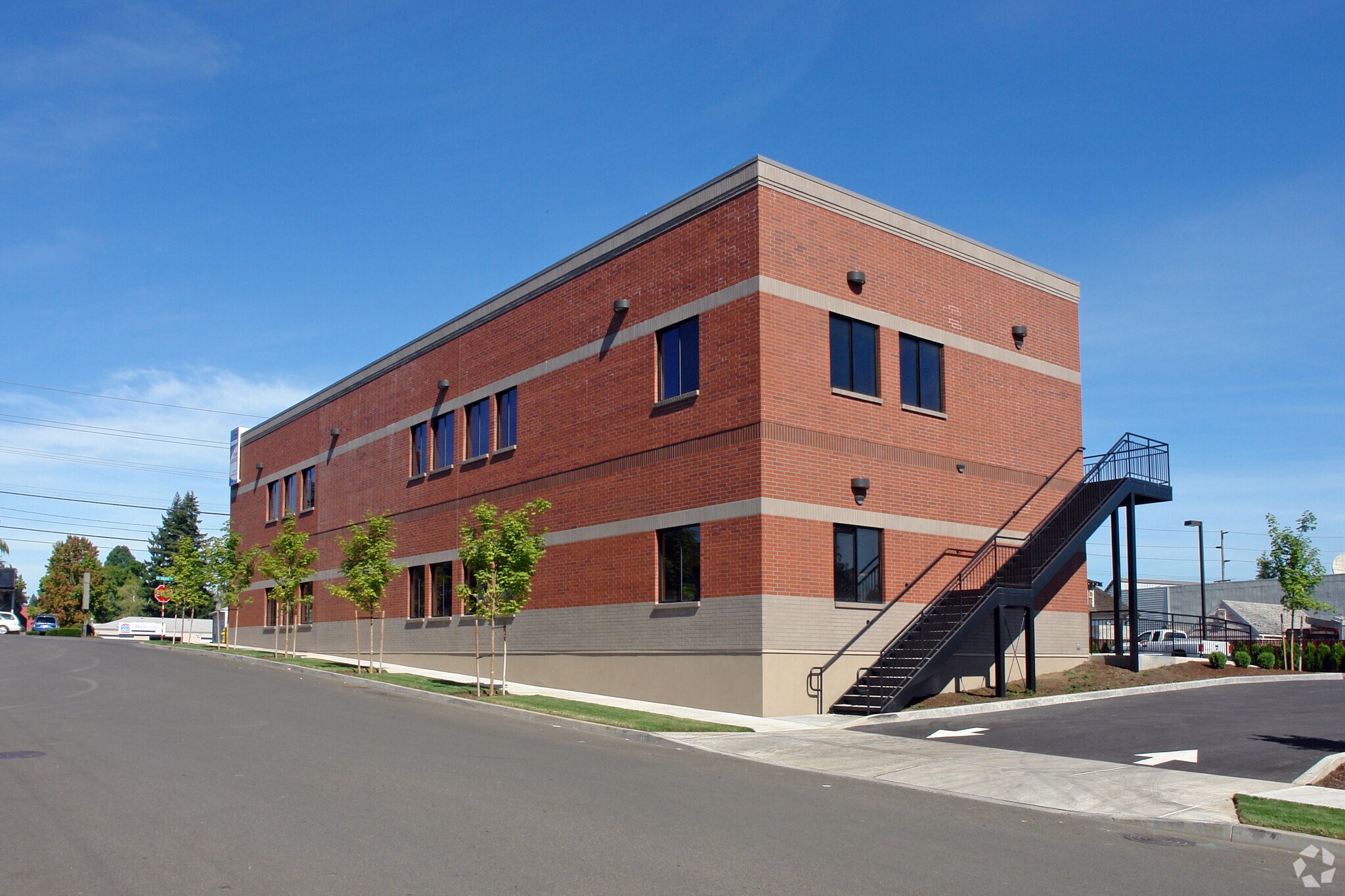 9975 SW Frewing St, Tigard, OR à louer Photo principale– Image 1 sur 11