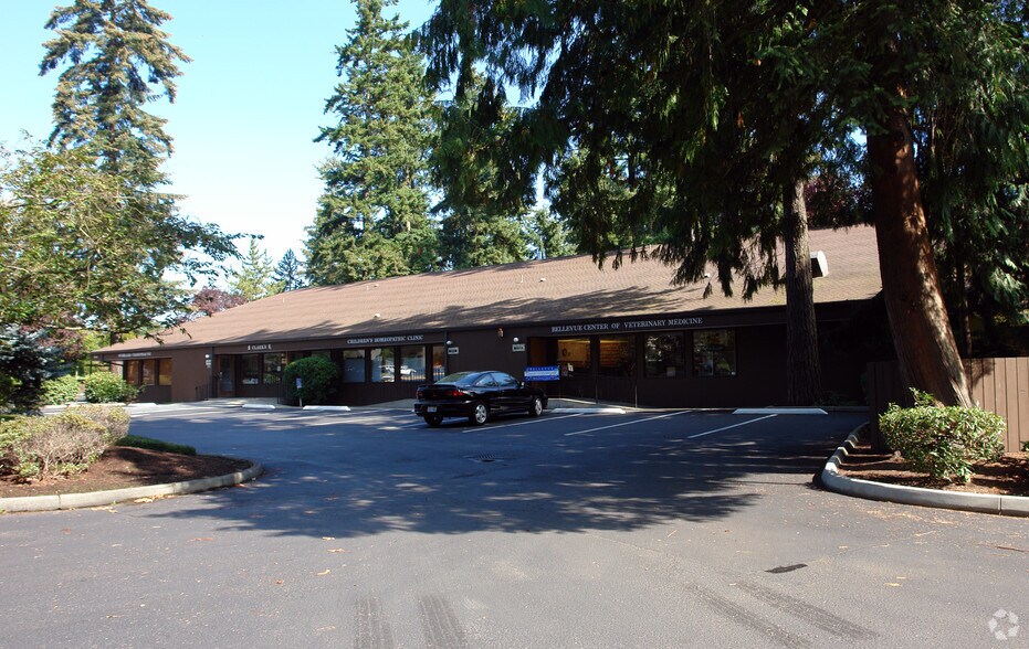 15611 NE Bel Red Rd, Bellevue, WA à louer - Photo de l’immeuble – Image 2 sur 2