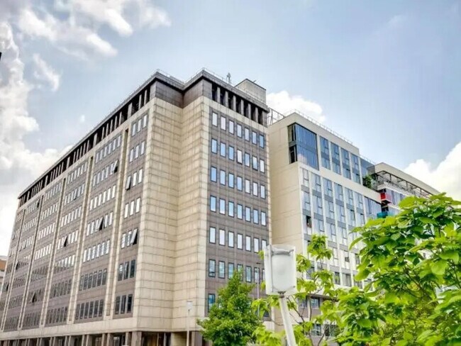 Plus de détails pour 65 Rue Des Trois Fontanot, Nanterre - Bureau à louer