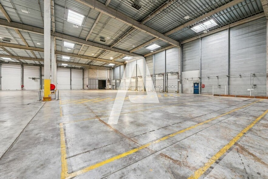 Industriel/Logistique dans Moissy-Cramayel à louer - Photo de l’immeuble – Image 2 sur 4