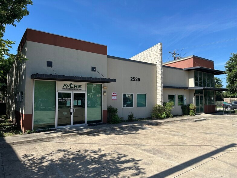 2535 Charlotte St, Denton, TX à louer - Photo de l’immeuble – Image 2 sur 8