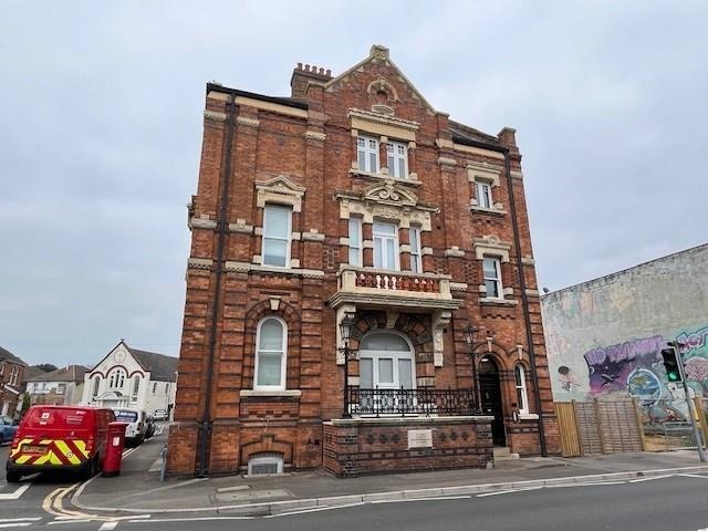 896 Christchurch Rd, Bournemouth à louer - Photo principale – Image 1 sur 22
