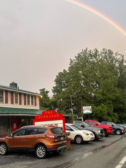 4285 N Delaware Dr, Mount Bethel, PA à vendre - Photo de l’immeuble – Image 3 sur 7