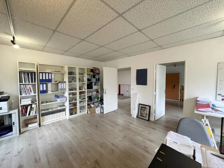 Bureau dans SAINT-OUEN-L'AUMONE à vendre - Photo de l’immeuble – Image 2 sur 14