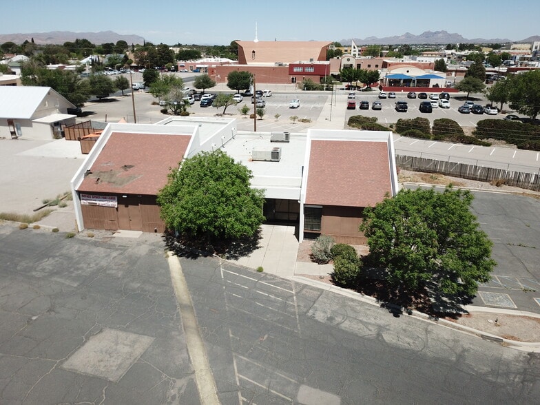 250 W Amador Ave, Las Cruces, NM à louer - Photo de l’immeuble – Image 2 sur 11