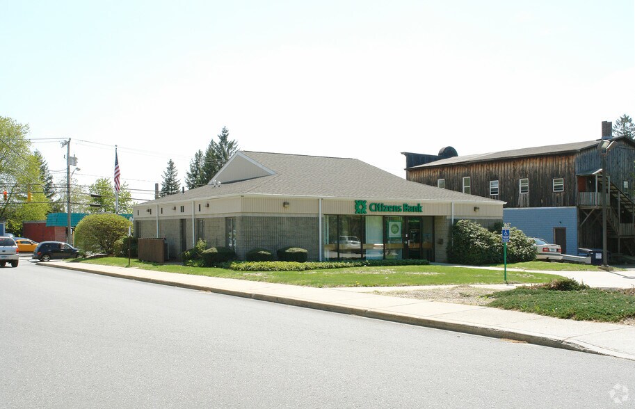 16 Railroad Ave, Plainfield, CT à vendre - Photo de l’immeuble – Image 2 sur 2