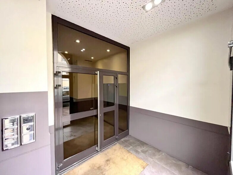 Bureau dans Saint-Germain-en-Laye à vendre - Photo de l’immeuble – Image 3 sur 6