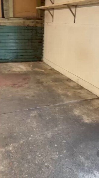 51 Washington Ave, Cranston, RI à louer - Vidéo sur l’annonce professionnelle – Image 2 sur 5