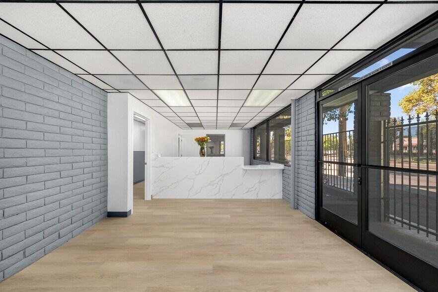 570 N Towne Ave, Pomona, CA à vendre - Photo de l’immeuble – Image 3 sur 52