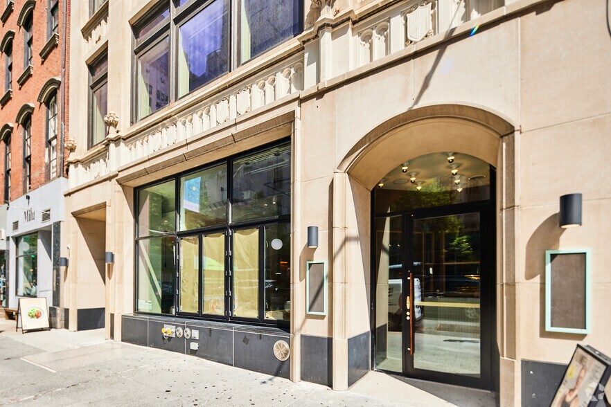 331 Park Ave S, New York, NY à louer - Photo de l’immeuble – Image 2 sur 13