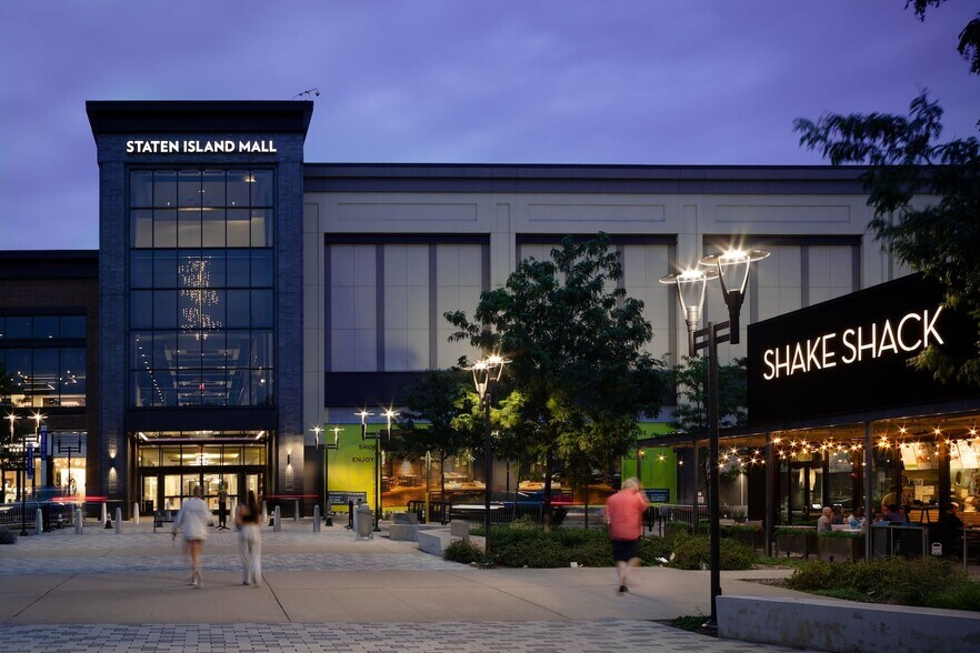 2655 Richmond Ave, Staten Island, NY à louer - Photo principale – Image 1 sur 5