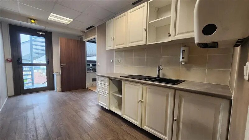 Bureau dans La Garenne-Colombes à louer - Photo de l’immeuble – Image 3 sur 8
