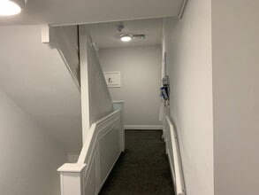 25 Harlow Moor Drive, Harrogate à louer Photo intérieure– Image 2 sur 5