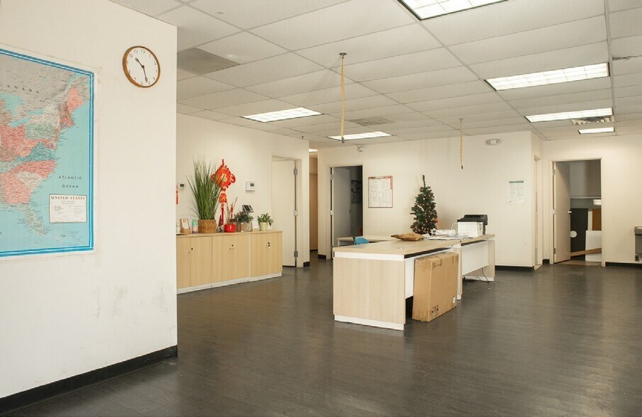 60 Enterprise Ave, Secaucus, NJ à louer - Photo intérieure – Image 2 sur 2