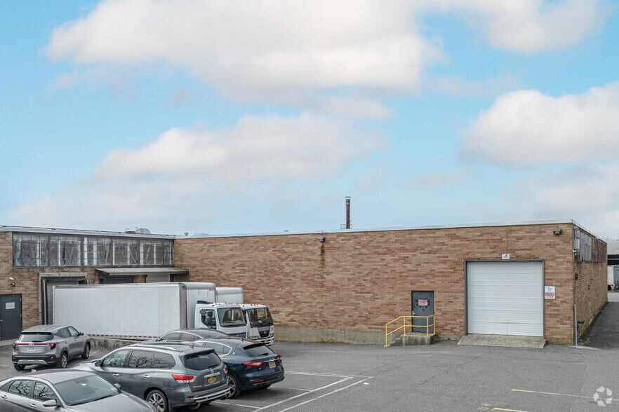 95 Marcus Blvd, Deer Park, NY à louer - Photo de l’immeuble – Image 3 sur 6
