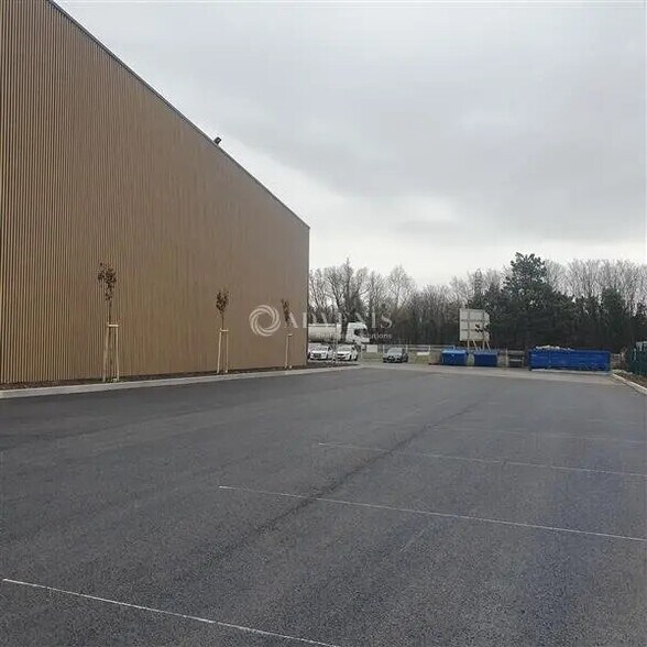 Local d’activités dans Laxou à louer - Photo de l’immeuble – Image 3 sur 7