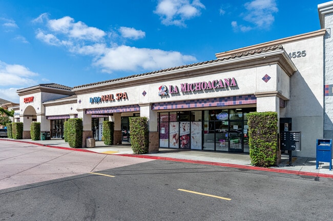 Plus de détails pour 14525 Lakewood Blvd, Paramount, CA - Local commercial aux enchères