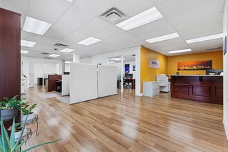 276-280 Midpark Way SE, Calgary, AB à louer Photo de l’immeuble– Image 2 sur 9