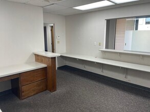 880 E Merritt Ave, Tulare, CA à louer Photo intérieure– Image 2 sur 11