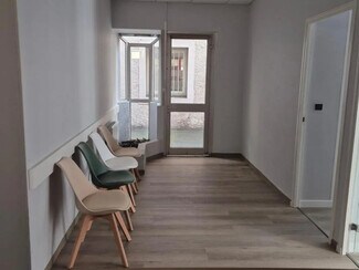 Plus de détails pour Local d'activités à louer