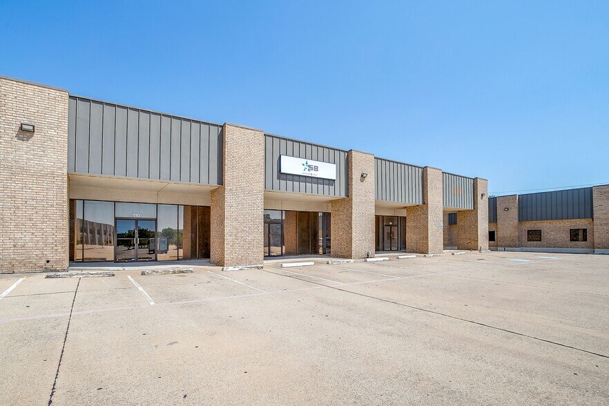 401 S Jim Wright Fwy, Fort Worth, TX à louer - Photo de l’immeuble – Image 2 sur 25