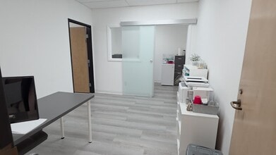 5121 Van Nuys Blvd, Sherman Oaks, CA à louer - Vidéo sur l’annonce professionnelle