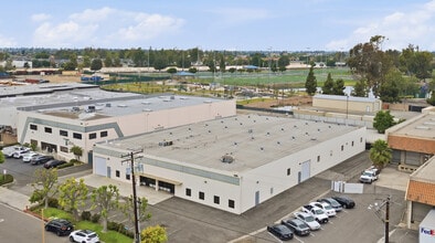 3305-3307 W Castor St, Santa Ana, CA à louer Photo de l’immeuble– Image 1 sur 5