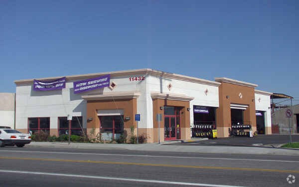 11432 Paramount Blvd, Downey, CA à vendre - Photo de l’immeuble – Image 2 sur 3