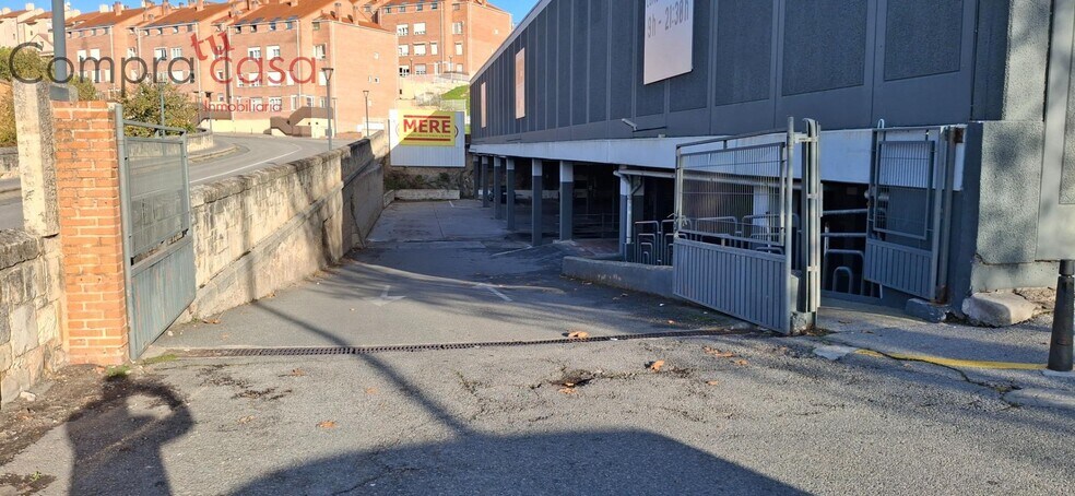 Local commercial dans Segovia, Segovia à louer - Photo de l’immeuble – Image 1 sur 4