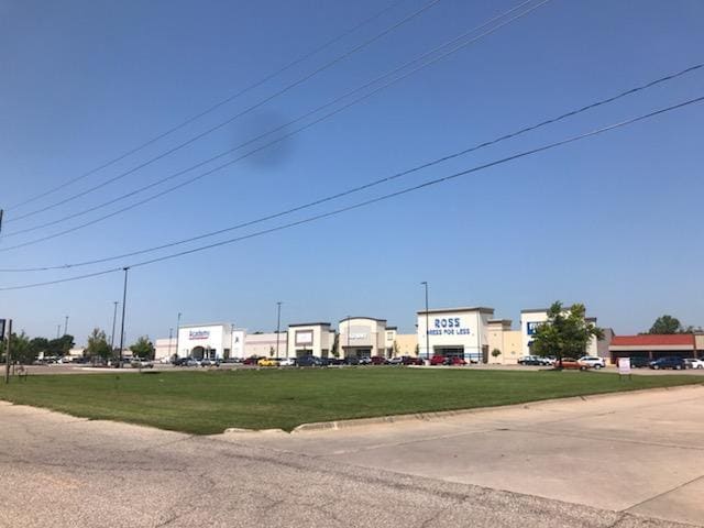E Poyntz Ave, Manhattan, KS à vendre - Photo principale – Image 1 sur 2