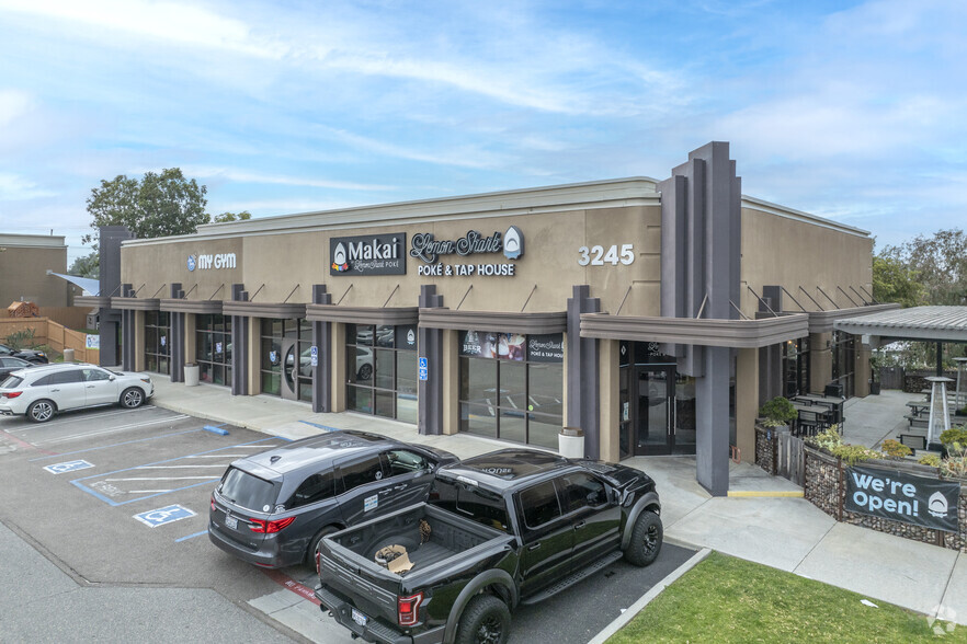 3211-3295 Business Park Dr, Vista, CA à louer - Photo de l’immeuble – Image 2 sur 6