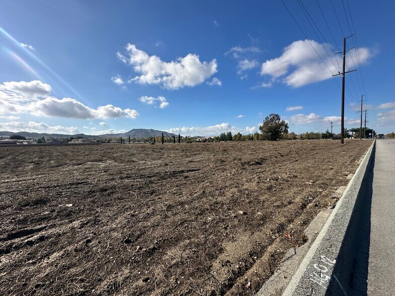 Moreno Beach Drive, Moreno Valley, CA à vendre - Photo principale – Image 3 sur 6