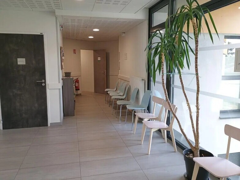 9 Place De L'Europe, Lentilly à vendre - Photo de l’immeuble – Image 2 sur 10