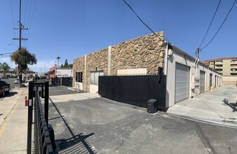 11020-11040 Mercantile Ave, Stanton, CA à louer Photo de l’immeuble– Image 2 sur 5