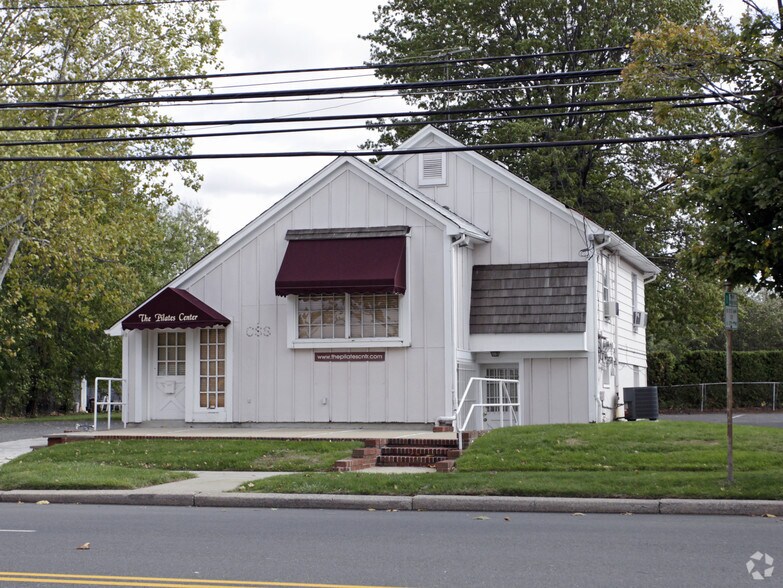 846 Livingston Ave, North Brunswick, NJ à vendre - Photo de l’immeuble – Image 2 sur 2