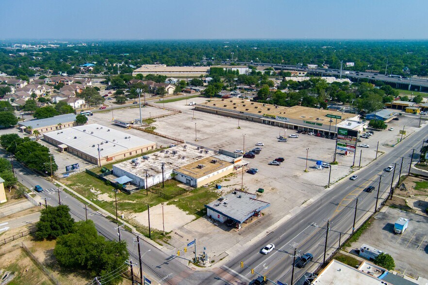 2118 S Zarzamora St, San Antonio, TX à vendre - Photo principale – Image 1 sur 5