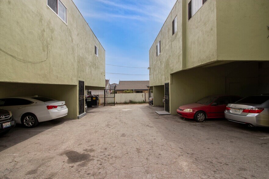 11204 Broadway, Los Angeles, CA à vendre - Photo de l’immeuble – Image 3 sur 21