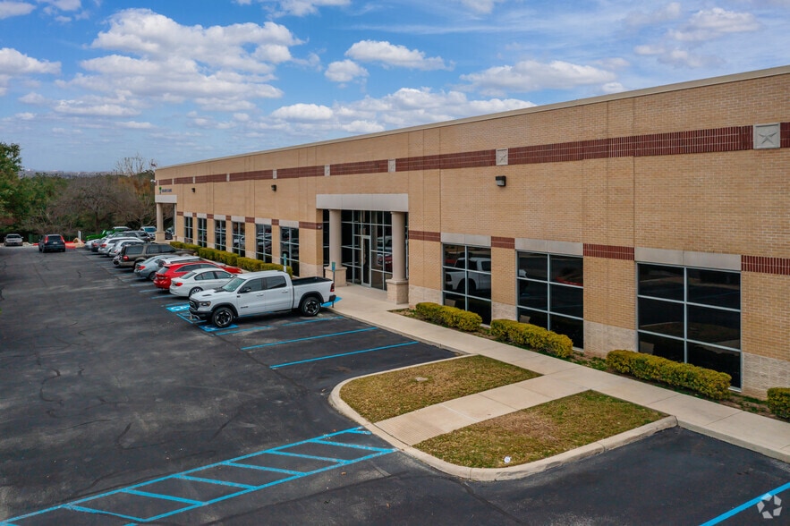 5800 Northwest Pky, San Antonio, TX à vendre - Photo principale – Image 1 sur 10