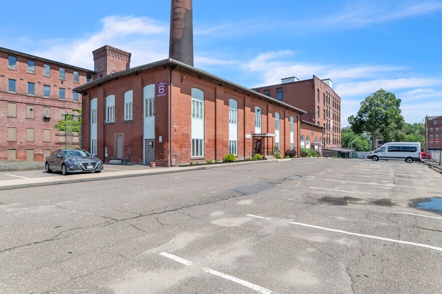 6 Open Square Way, Holyoke, MA à louer - Photo principale – Image 3 sur 5