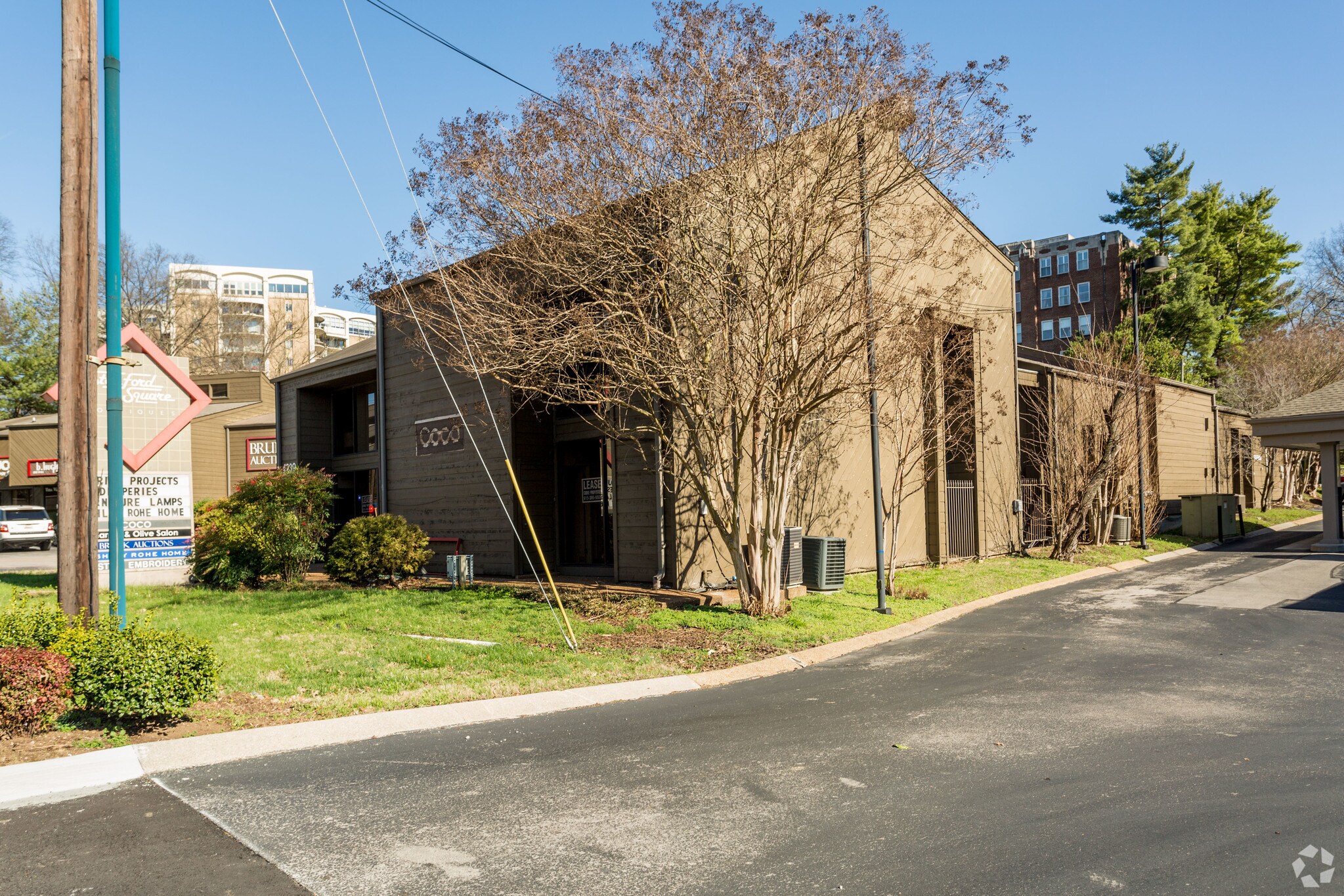 4231-4239 Harding Rd, Nashville, TN à louer Photo de l’immeuble– Image 1 sur 8