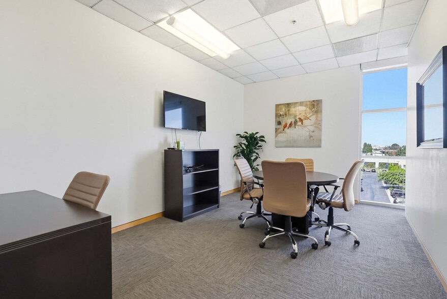 1600 Rosecrans Ave, Manhattan Beach, CA à louer - Photo intérieure – Image 2 sur 16