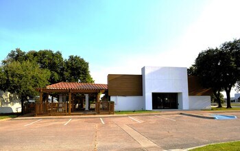 1702-1736 E Belt Line Rd, Richardson, TX à louer Photo intérieure– Image 1 sur 1