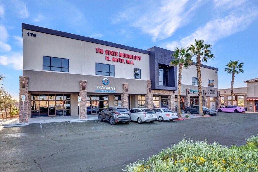 178 N Pecos Rd, Henderson, NV à louer - Photo de l’immeuble – Image 1 sur 18