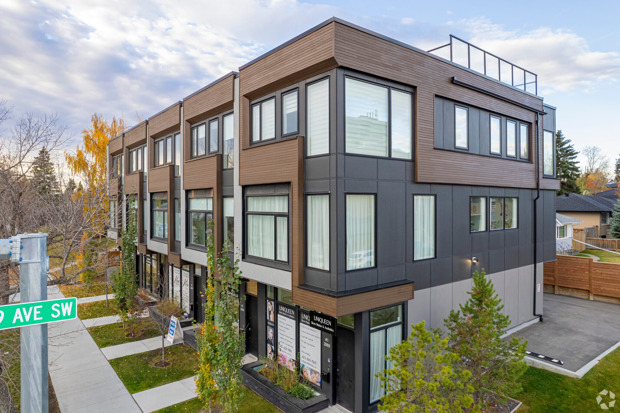 2005 37 St SW, Calgary, AB à vendre Photo principale– Image 1 sur 6