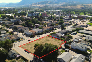 Plus de détails pour 535 Wade Ave, Penticton, BC - Terrain à vendre